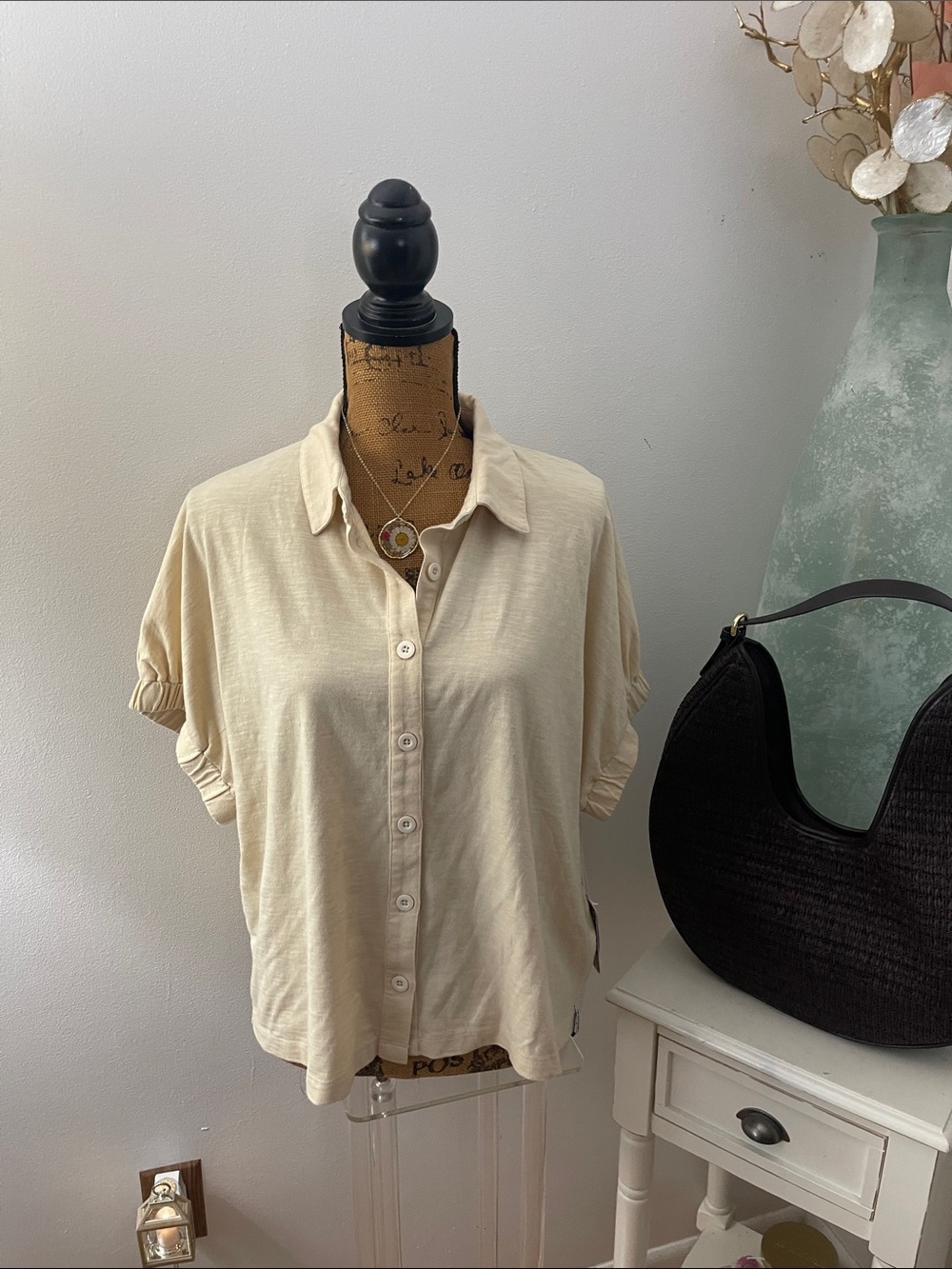 Known Supply Cream Button-Front Women's Top